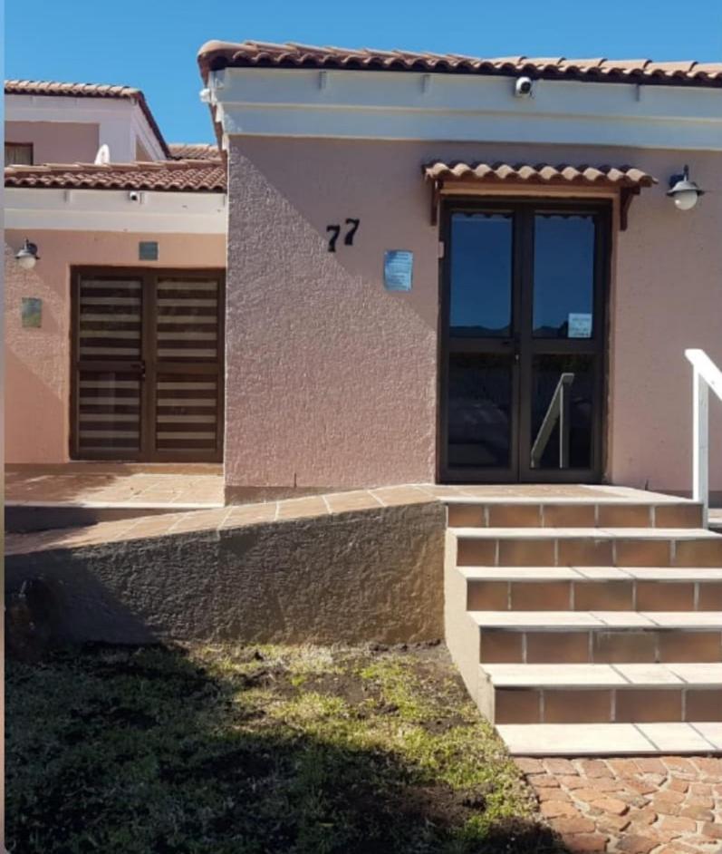 77 On Erica Apartman George Kültér fotó